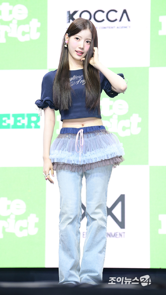 그룹 유스피어 서유가 17일 오후 서울 영등포구 명화라이브홀에서 열린 USPEER (유스피어) 첫 번째 미니앨범 'BITE DISTRICT'(바이트 디스트릭트) 미디어 쇼케이스에 참석하고 있다. [사진=정소희 기자]