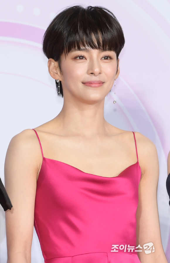 '골 때리는 그녀들' 배우 정혜인이 17일 오후 서울 마포구 SBS 프리즘타워에서 열린 '2022 SBS 연예대상' 시상식에 참석해 포즈를 취하고 있다. [사진=정소희 기자]