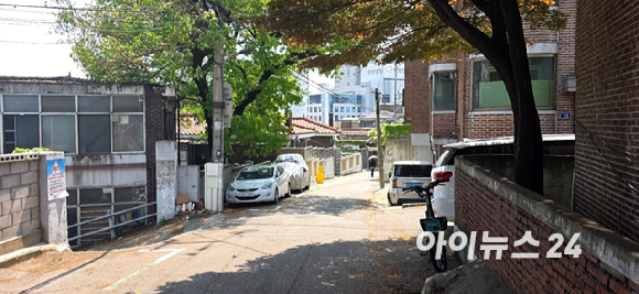 서울 은평구 대조동 '대조1구역' 단지 공사가 진행 중이다. '힐스테이트 메디알레' 브랜드를 달게 되는 이 단지의 일반분양분 분양가는 3.3㎡당 평균 4500만원대가 될 것으로 알려졌다. [사진=이수현 기자]
