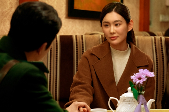 배우 윤선아가 영화 '신의 악단'에서 박시후와 연기 호흡을 맞추고 있다. [사진=스튜디오타겟]