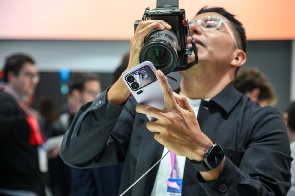 2일(현지시간) 스페인 바르셀로나에서 열린 'MWC 2026' 샤오미 전시관. 콘셉트 전기 하이퍼카 '비전 그란 투리스모'. [사진=샤오미]