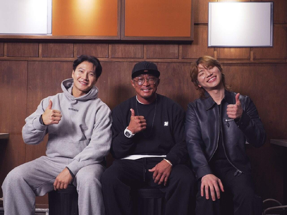 김종국, 추성훈, 대성이 '상남자의 여행법' 제작발표회에 앞서 포토타임을 갖고 있다. [사진=SBS Plus]