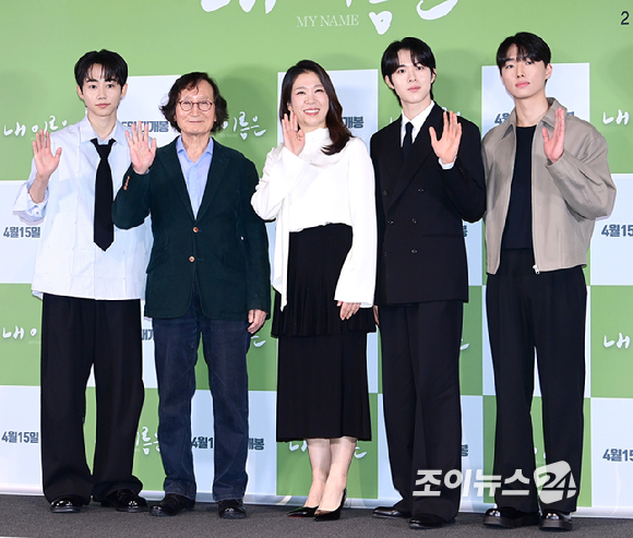 (왼쪽부터)박지빈-정지영 감독-염혜란-신우빈-최준우가 2일 오후 서울 용산구 CGV 용산아이파크몰에서 열린 영화 '내 이름은'(감독 정지영) 언론시사회에 참석하고 있다. [사진=정소희 기자]