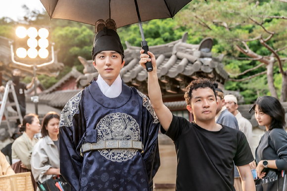 배우 강찬희가 영화 '메소드연기'에서 열연하고 있다. [사진=㈜바이포엠스튜디오]