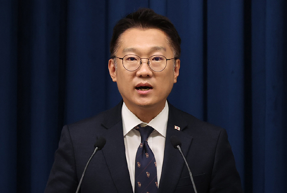 김남준 대변인이 14일 용산 대통령실에서 현안 관련 브리핑을 하고 있다. 2025.10.14 [사진=연합뉴스]