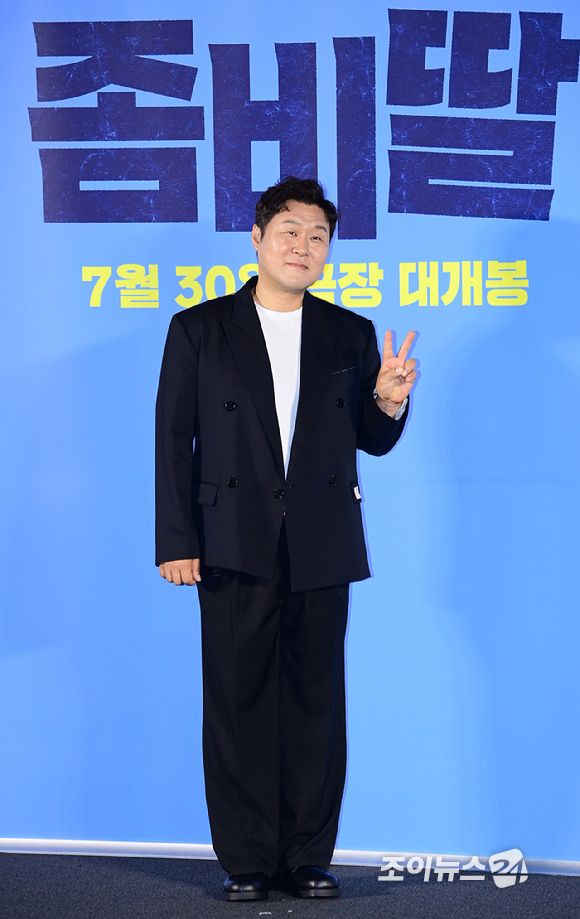 배우 윤경호가 30일 오전 서울 CGV 용산아이파크몰에서 열린 영화 '좀비딸' (감독 필감성) 제작보고회에 참석하고 있다. [사진=정소희 기자]