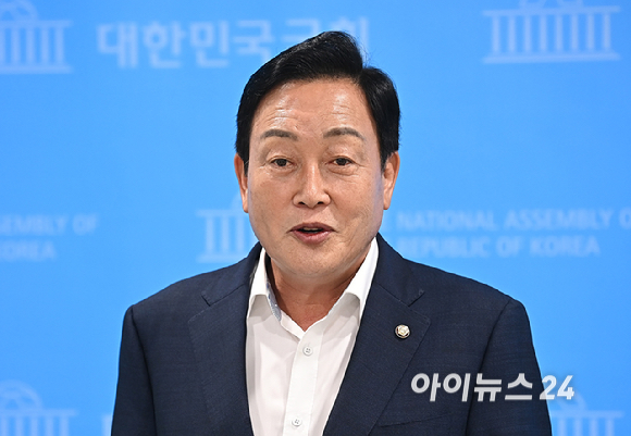 김선교 국민의힘 의원이 7일 오전 서울 여의도 국회에서 특별검사의 출국금지 관련 기자회견을 하고 있다.김건희 여사의 각종 의혹을 수사하는 민중기 특별검사(김건희 특검)가 경기 양평군수 출신의 김선교 국민의힘 의원을 출국금지 조치한 것으로 알려졌다. [사진=곽영래 기자]