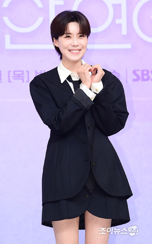 방송인 장도연이 18일 오후 서울 목동 SBS사옥에서 열린 SBS 새 예능 '나의 AI파트너-기이안 연애' 제작발표회에 참석하고 있다. [사진=정소희 기자]