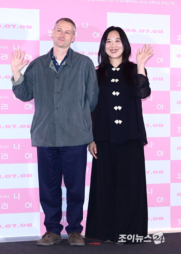 프레드릭 쇨베르 감독과 최성재(샤론 최) 각본가가 26일 오후 서울 CGV용산아이파크몰에서 열린 영화 '하나 코리아'(감독 프레드릭 쇨베르) 언론시사회에 참석하고 있다. [사진=정소희 기자]