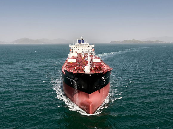 케이조선이 건조한 5만톤급 석유화학제품운반선. [사진=케이조선]