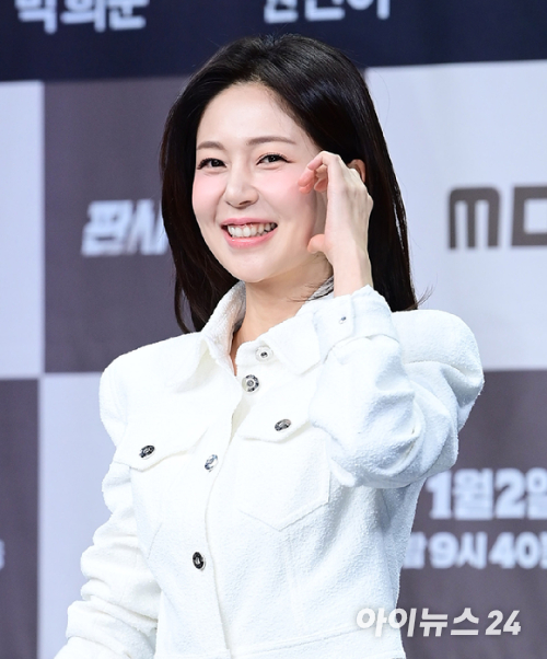 배우 백진희가 지난 1월 서울 마포구 상암동 MBC 골든마우스홀에서 열린 MBC 새 금토드라마 '판사 이한영' 제작발표회에 참석하고 있다. [사진=정소희 기자]