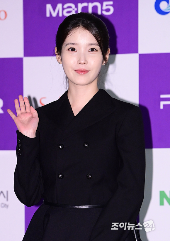 20주년 앞둔 아이유 "몇배 더 일할 것, 꾸준한 사람 되고파"