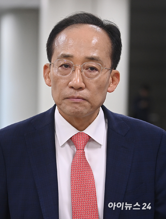 내란중요임무종사 혐의를 받는 추경호 전 국민의힘 원내대표가 29일 서울 서초구 서울중앙지법에서 열린 3차 공판에 출석하고 있다. [사진=곽영래 기자]