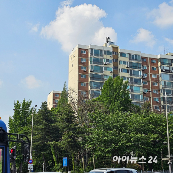 서울 강남구 압구정동의 현대아파트 전경. [사진=아이뉴스DB]