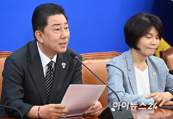 김병기 더불어민주당 원내대표가 11일 서울 여의도 국회에서 열린 정책조정회의에서 발언하고 있다. [사진=곽영래 기자]