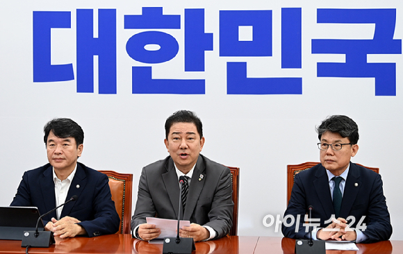 김병기 더불어민주당 당대표 직무대행 겸 원내대표가 8일 국회에서 열린 원내대책회의에서 발언하고 있다. [사진=곽영래 기자]