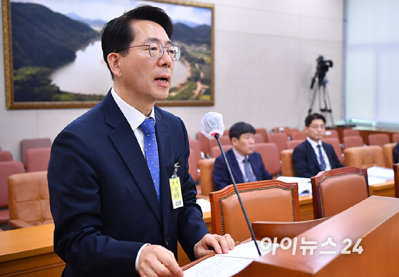 황종우 해양수산부 장관 후보자가 23일 국회 농림축산식품해양위원회에서 열린 인사청문회에서 모두발언을 하고 있다.