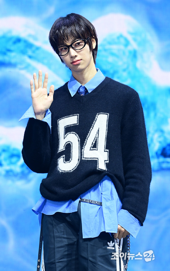 그룹 아이딧 박성현이 15일 오후 서울 광진구 광장동 예스24라이브홀에서 아이딧(IDID) 첫 번째 미니 앨범 '아이 디드 잇.(I did it.)' 발매 기념 데뷔 쇼케이스에 참석하고 있다. [사진=정소희 기자]