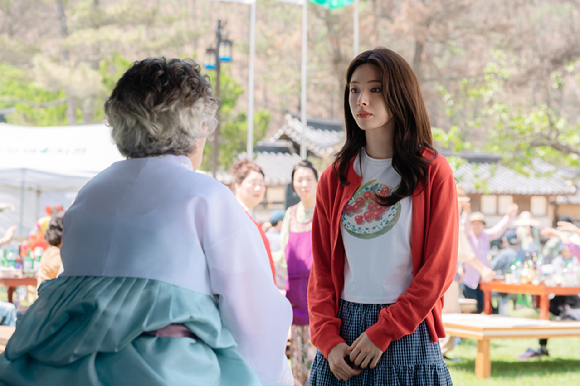배우 하영이 넷플릭스 시리즈 '이런 엿같은 사랑'에서 열연하고 있다. [사진=넷플릭스]