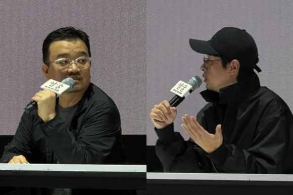 연상호 감독과 배우 박정민이 영화 '얼굴' GV에서 대화를 나누고 있다. [사진=플러스엠엔터테인먼트]