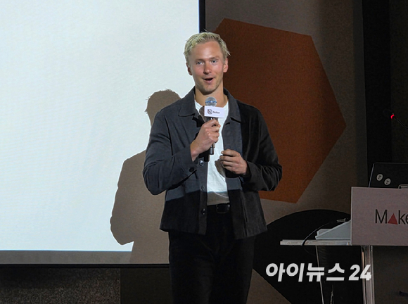 퍼지 코스로우샤히(Fuzzy Khosrowshahi) 최고기술책임자(CTO)가 노션 3.0의 주요특징을 설명하고 있다. [사진=구서윤 기자]