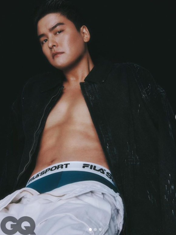 배우 이장우가 화보 촬영에서 포즈를 취하고 있다. [사진=이장우 인스타그램]