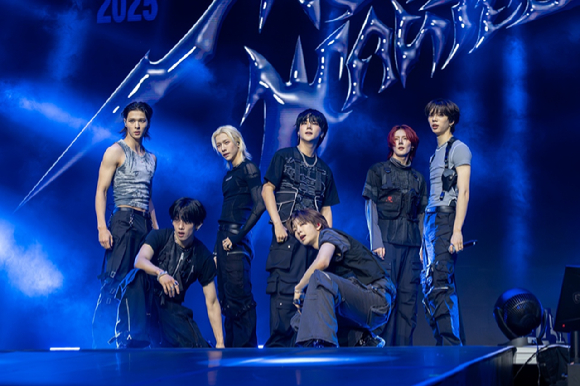 앰퍼샌드원, 피원하모니 월드투어 美 오프닝 장식⋯성장형 글로벌 존재감