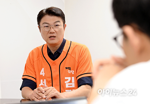 김정철 개혁신당 서울시장 후보가 20일 서울 여의도 국회에서 아이뉴스24와 인터뷰를 하고 있다. [사진=곽영래 기자]