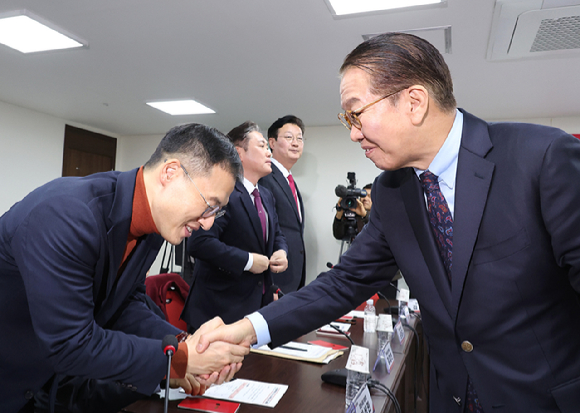 권성동 국민의힘 원내대표가 27일 오전 서울 여의도 국회에서 열린 의원총회에 참석하고 있다. [사진=곽영래 기자]