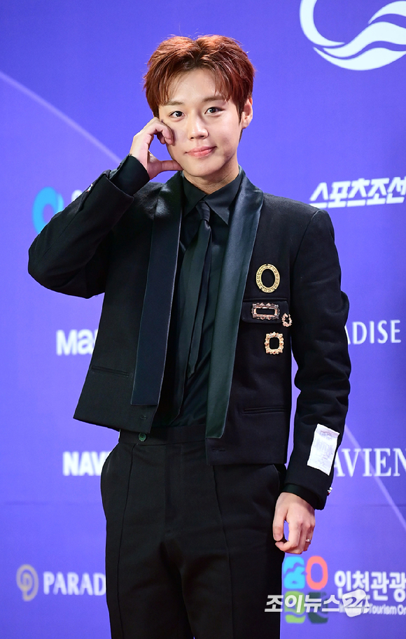 '취사병 전설이 되다' 배우 박지훈이&nbsp;31일 오후&nbsp;인천시 영종구 운서동 파라다이스시티에서 열린&nbsp;제5회 청룡시리즈어워즈&nbsp;레드카펫 행사에 참석하고 있다. [사진=정소희 기자]