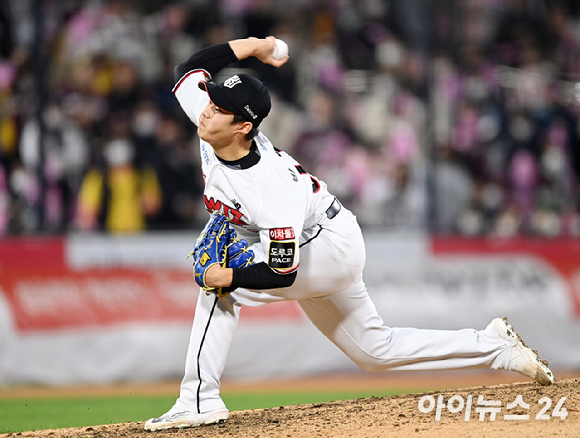 KT 위즈 박영현(투수)이 6일 잠실구장에서 열리는 2023 KBO 한국시리즈 미디어데이에 고영표(투수)를 대신해 참석한다. [사진=아이뉴스24 포토 DB]