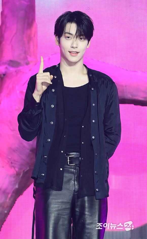 그룹 투모로우바이투게더 수빈이 13일 오후 서울시 성북구 안암동 고려대학교 화정체육관에서 열린 투모로우바이투게더(TOMORROW X TOGETHER, TXT) 미니 8집 '7TH YEAR: 가시덤불에 잠시 바람이 멈췄을 때' 발매 기념 쇼케이스에 참석하고 있다. [사진=정소희 기자]