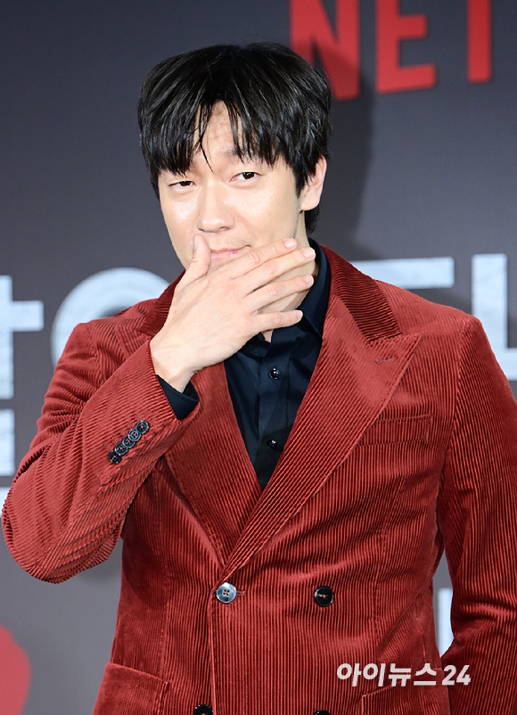 배우 손석구가 1일 오전 서울 용산구 몬드리안 서울 이태원에서 열린 넷플릭스 시리즈 '살인자ㅇ난감' 제작발표회에 참석하고 있다. [사진=정소희 기자]