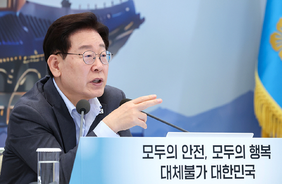 이재명 대통령이 5일 청와대 영빈관에서 열린 행안부&middot;경찰청&middot;법무부&middot;검찰청 등에 대한 부처 업무보고에서 발언하고 있다. 2026.8.5 [청와대통신사진기자단] [사진=연합뉴스]