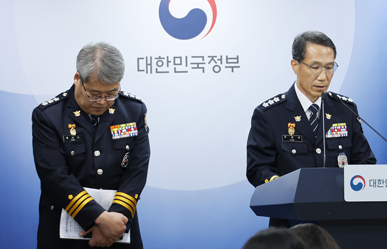 윤호중 행정안전부 장관이 16일 서울 종로구 정부서울청사에서 열린 경찰 수사 내부비리 근절 및 민주적 통제 강화 관련 대국민 담화문을 발표하고 있다. 2026.7.16 [사진=연합뉴스]