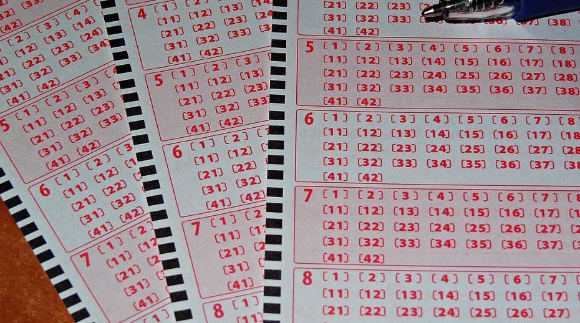 로또 복권 판매 전산망에 장애가 발생해 로또 판매가 일시적으로 중단되는 일이 발생했다. 본 기사와 무관한 이미지. [사진=픽사베이 @Hermann]