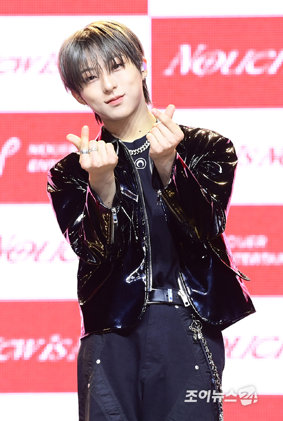 그룹 누에라 미라쿠가 26일 오후 서울 용산구 한남동 블루스퀘어에서 열린 누에라(NouerA) 'Chapter: New is Now' 데뷔 쇼케이스에 참석하고 있다. [사진=정소희 기자]