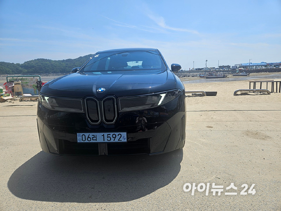 '더 뉴 BMW iX3' 전면부 [사진=설재윤 기자]