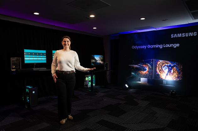 삼성전자 모델이 'GDC 페스티벌 오브 게이밍 2026'에서 행사장을 소개하고 있다. [사진=삼성전자]