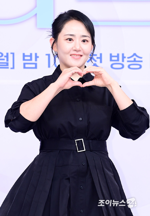 배우 문근영이&nbsp;30일 오전 서울 양천구 목동 SBS 사옥에서 열린&nbsp;SBS 오디션 프로그램 '우리들의 발라드 2' 제작발표회에서 참석 하고 있다. [사진=정소희 기자]