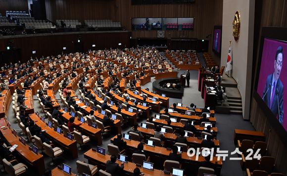 14일 오전 서울 여의도 국회에서 열린 본회의 [사진=김성진 기자]