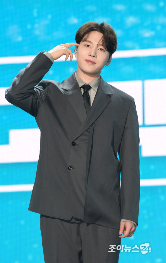 그룹 고막소년단 김민석(멜로망스)이 22일 오후 서울 강서구 KBS아레나에서 열린 고막소년단 데뷔 쇼케이스에서 포토타임을 갖고 있다. [사진=정소희 기자]