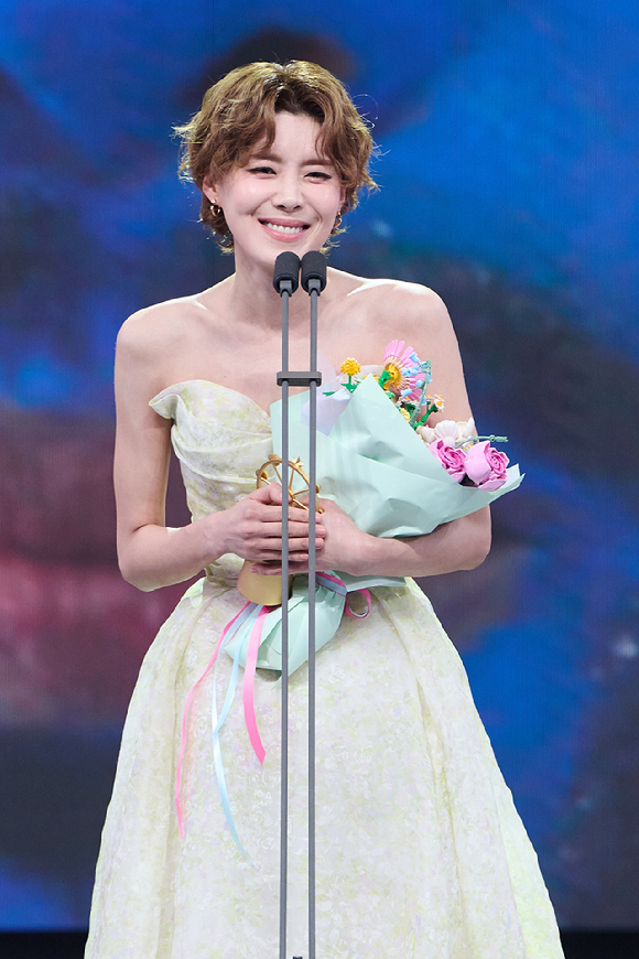 전현무가 29일 열린 '2025 MBC방송연예대상'에서 수상소감을 이야기 하고 있다. [사진=MBC]