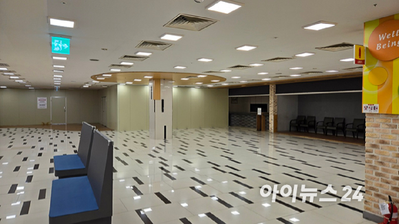 27일 홈플러스 잠실점 4층 일부가 빈 모습. 홈플러스 잠실점 임대인 측에 따르면 해당 공간은 길게는 수년째 비워져 있다. [사진=진광찬 기자]