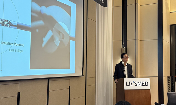 이정주 리브스메드 대표가 5일 서울 여의도에서 열린 기자간담회에서 상장 계획과 향후 성장 전략을 발표하고 있다. [사진=김민희 기자]