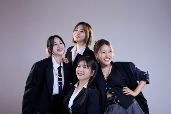 손이지유 프로필 [사진=아츠로]