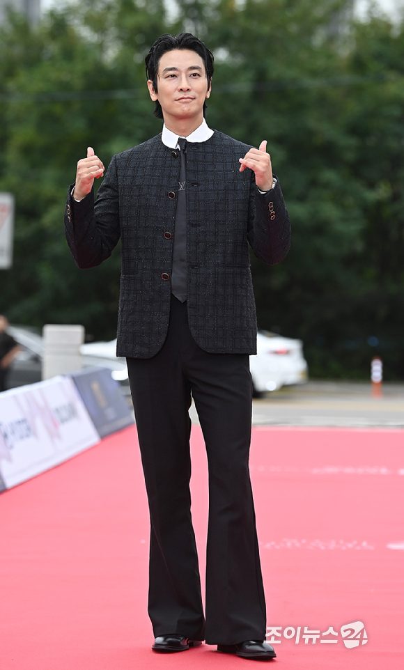 배우 주지훈이 2일 오후 서울 여의도 KBS홀에서 열린 '서울드라마어워즈 2025' 레드카펫 행사에 참석하고 있다. [사진=곽영래 기자]