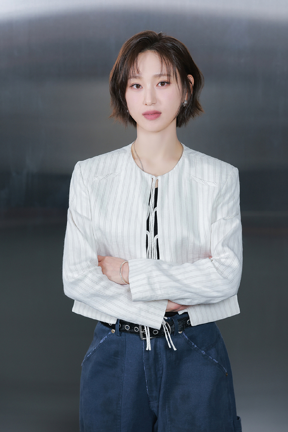 배우 류혜영이 영화 '킬링타임' 인터뷰에 앞서 포즈를 취하고 있다. [사진=(주)더타이틀]
