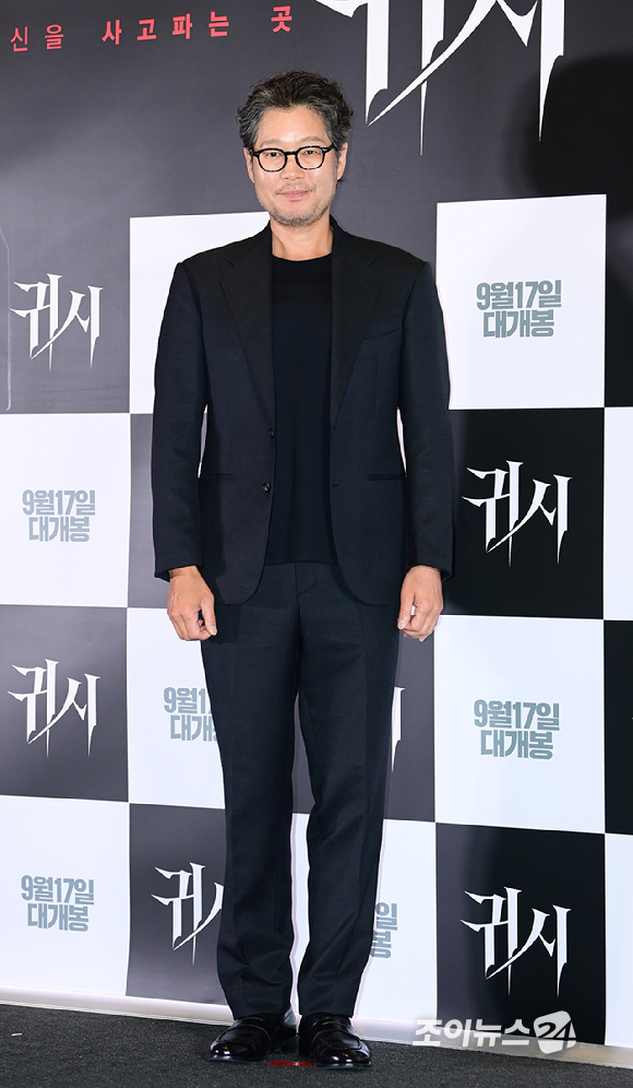 배우 유재명이 9일 오후 서울&nbsp;용산구&nbsp;CGV용산아이파크몰에서 열린 영화 '귀시'(감독 홍원기) 언론 배급 시사회에 참석하고 있다. [사진=정소희 기자]