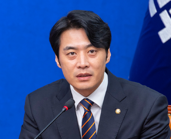 더불어민주당 한준호 최고위원이 17일 서울 여의도 국회에서 열린 최고위원회의에서 발언하고 있다. 2025.10.17 [사진=연합뉴스]